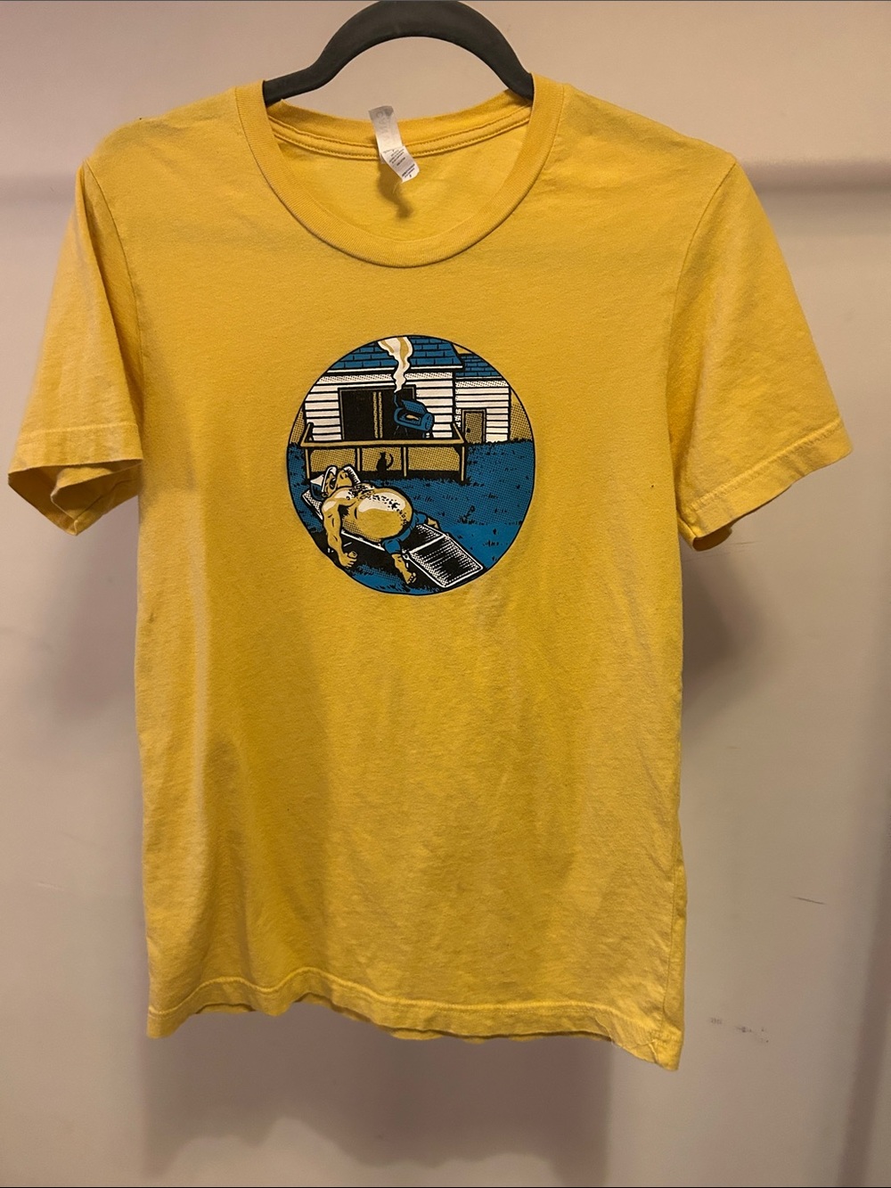 Neshaminy Creek Men's Yellow Short-Sleeve Graphic Tee American Summer Lager Beer